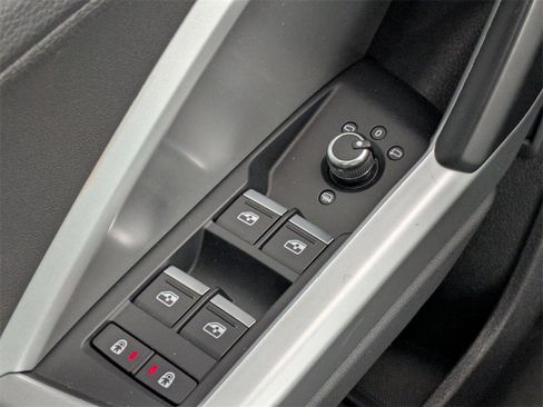 Used 2020 Audi Q3 2.0T Premium w/ Convenience Package image 21