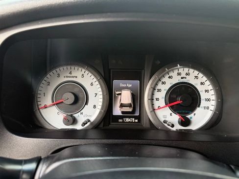 Used 2017 Toyota Sienna SE Premium FWD image 22