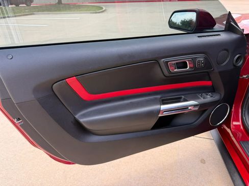 Used 2019 Ford Mustang GT Premium w/ Equipment Group 401A RWD image 8
