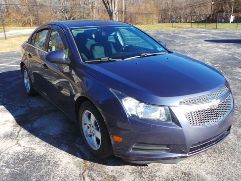 Used 2014 Chevrolet Cruze LT image 2