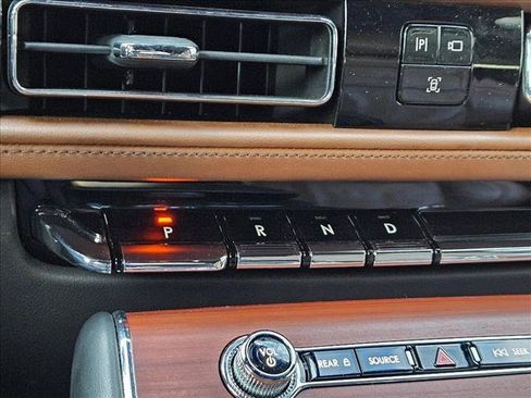 Used 2023 Lincoln Aviator Reserve w/ Elements Package Plus RWD image 10