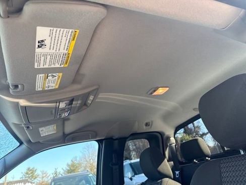 Used 2021 Nissan Frontier SV w/ SV Utility Package image 21