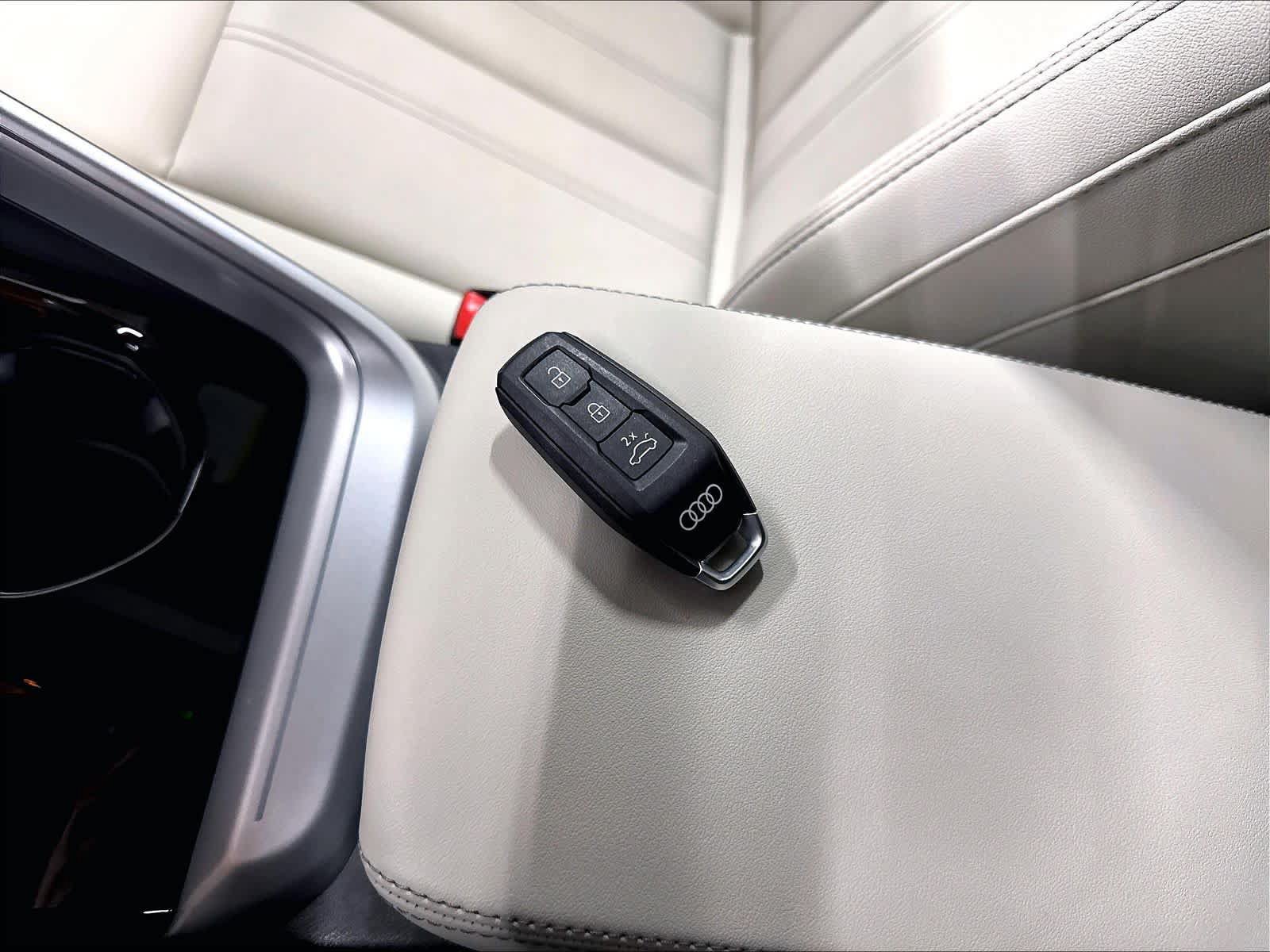 Used 2025 Audi Q5 Premium Plus AWD/4WD image 13