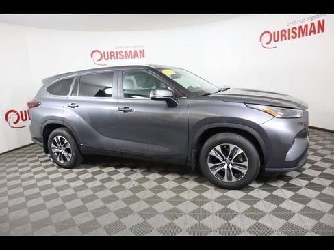 Used 2024 Toyota Highlander XLE AWD/4WD image 32
