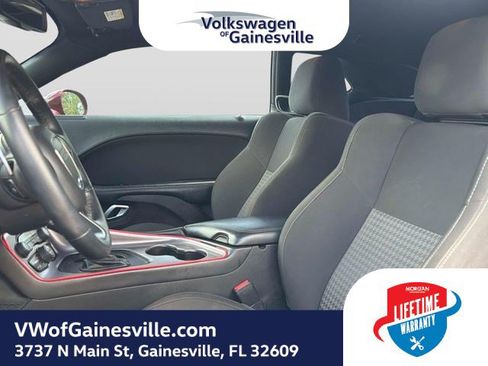 Used 2019 Dodge Challenger GT RWD image 16