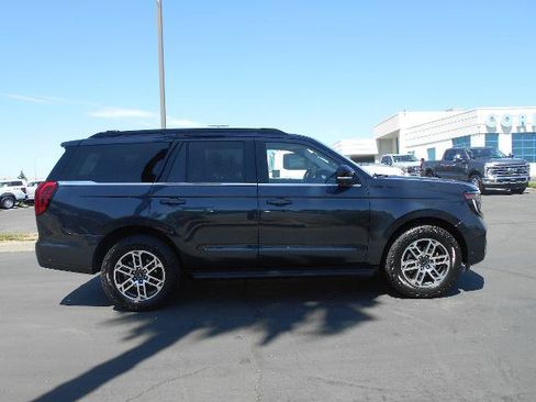 Certified 2025 Ford Expedition Active RWD image 3