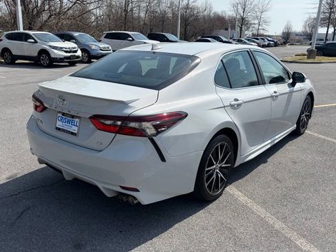 Used 2023 Toyota Camry SE image 8