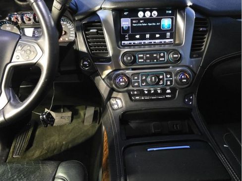 Used 2015 Chevrolet Suburban LTZ image 15