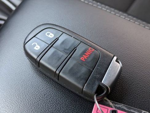 Used 2023 Dodge Durango SXT w/ SXT Blacktop Group AWD/4WD image 30