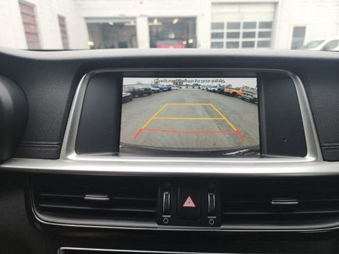Used 2020 Kia Optima LX image 25