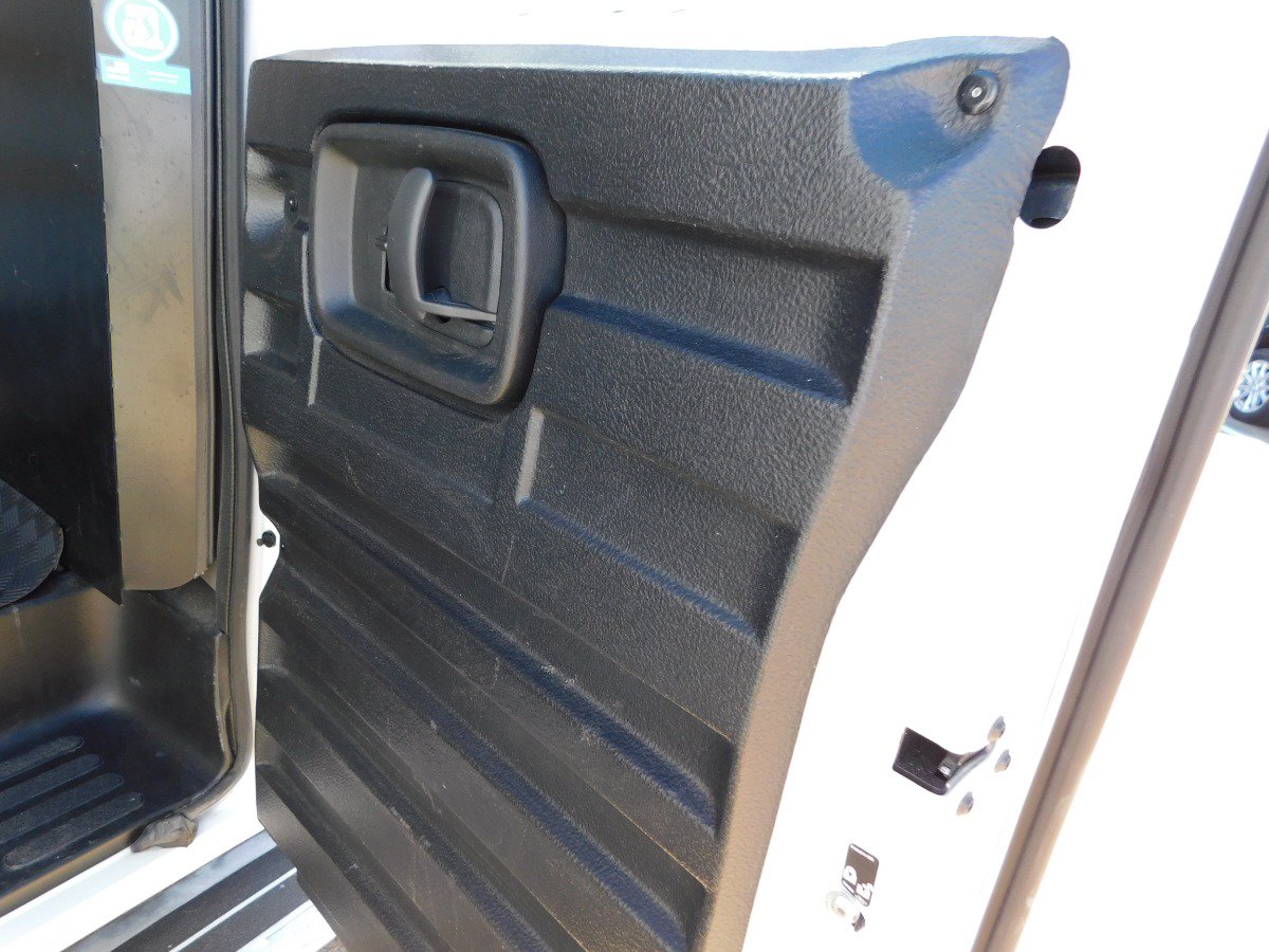 Used 2025 Chevrolet Express 2500 w/ Driver Convenience Package RWD image 27