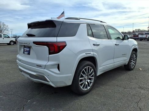 Used 2026 GMC Terrain Denali image 3