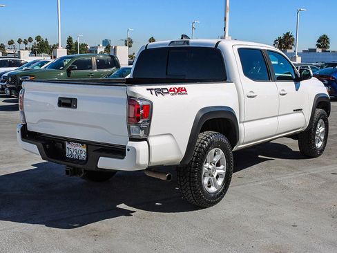Used 2022 Toyota Tacoma TRD Off-Road image 9