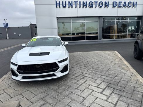 Used 2025 Ford Mustang GT Premium RWD image 21