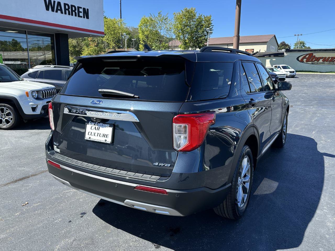 Used 2022 Ford Explorer XLT w/ Equipment Group 202A AWD/4WD image 14