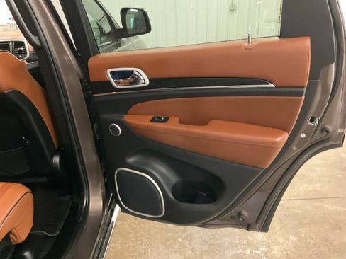 Used 2018 Jeep Grand Cherokee Summit AWD/4WD image 27