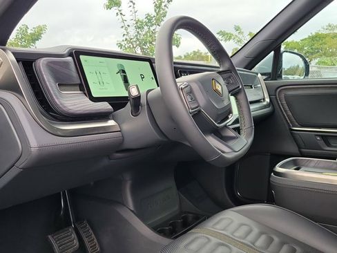 Used 2025 Rivian R1T Adventure image 9