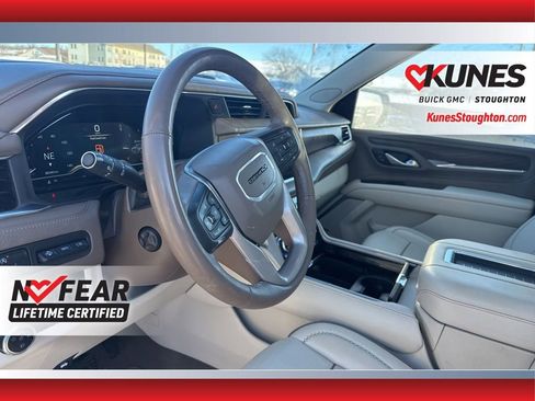 Used 2023 GMC Yukon XL Denali image 6
