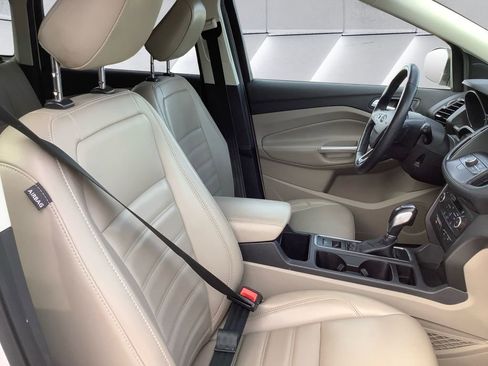 Used 2019 Ford Escape SEL image 13