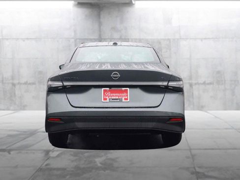 New 2026 Nissan Sentra SL w/ Floor Mat Package image 6