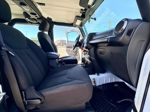 Used 2016 Jeep Wrangler Sport w/ Quick Order Package 24S AWD/4WD image 23