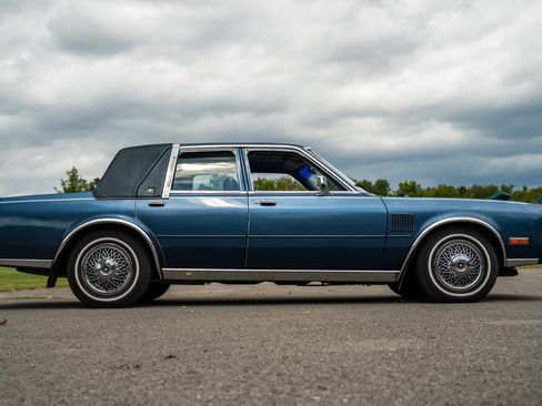 Used 1988 Chrysler Fifth Avenue RWD image 22