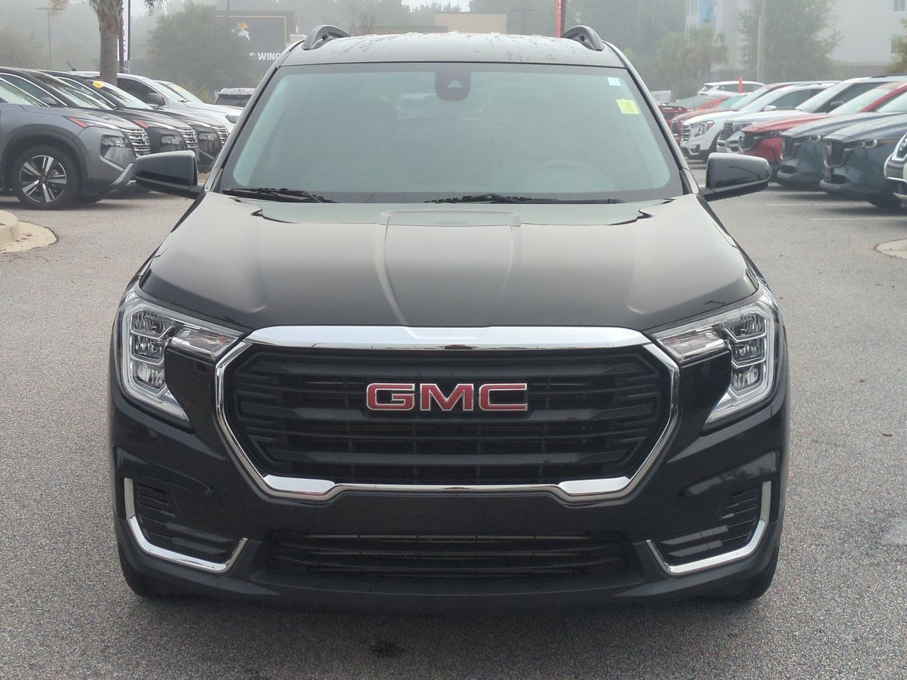 Used 2023 GMC Terrain SLE w/ Driver Convenience Package FWD image 9