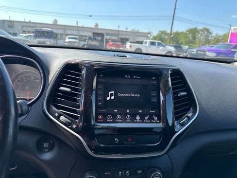 Certified 2019 Jeep Cherokee Limited AWD/4WD image 7