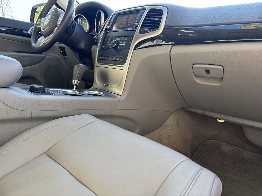 Used 2012 Jeep Grand Cherokee Laredo AWD/4WD image 34
