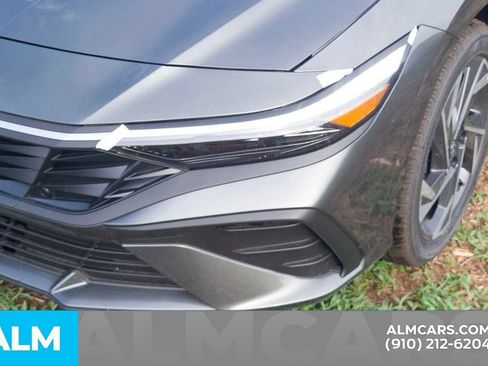 Certified 2025 Hyundai Elantra Sport FWD image 10