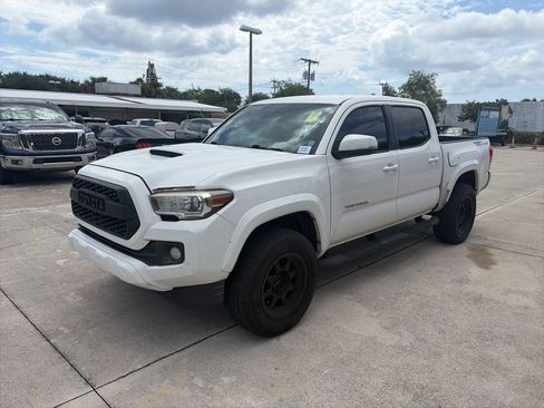 Used 2016 Toyota Tacoma TRD Sport w/ Towing Package RWD image 7