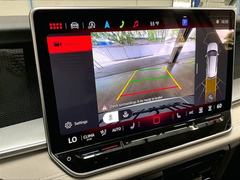 Certified 2025 Volkswagen Tiguan SE image 23