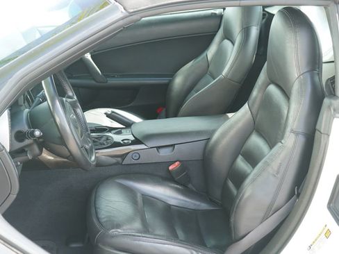 Used 2005 Chevrolet Corvette Convertible w/ Preferred Equipment Group RWD image 11