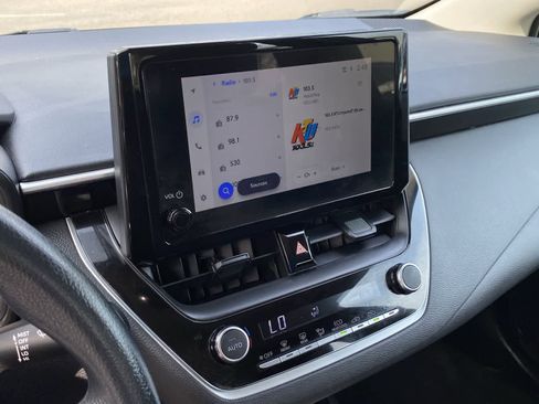 Used 2025 Toyota Corolla LE image 26