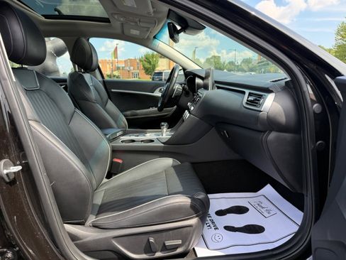 Used 2019 Genesis G70 2.0T Advanced w/ Elite Package image 11