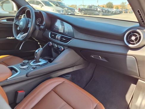 Used 2022 Alfa Romeo Giulia Ti image 11