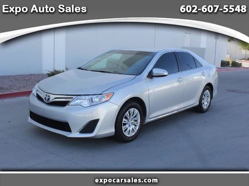 Used 2014 Toyota Camry LE FWD image 1