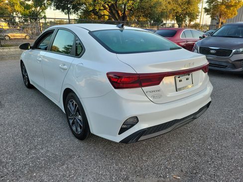 Used 2024 Kia Forte LXS FWD image 2
