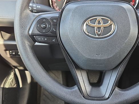 Used 2025 Toyota RAV4 XLE AWD/4WD image 21