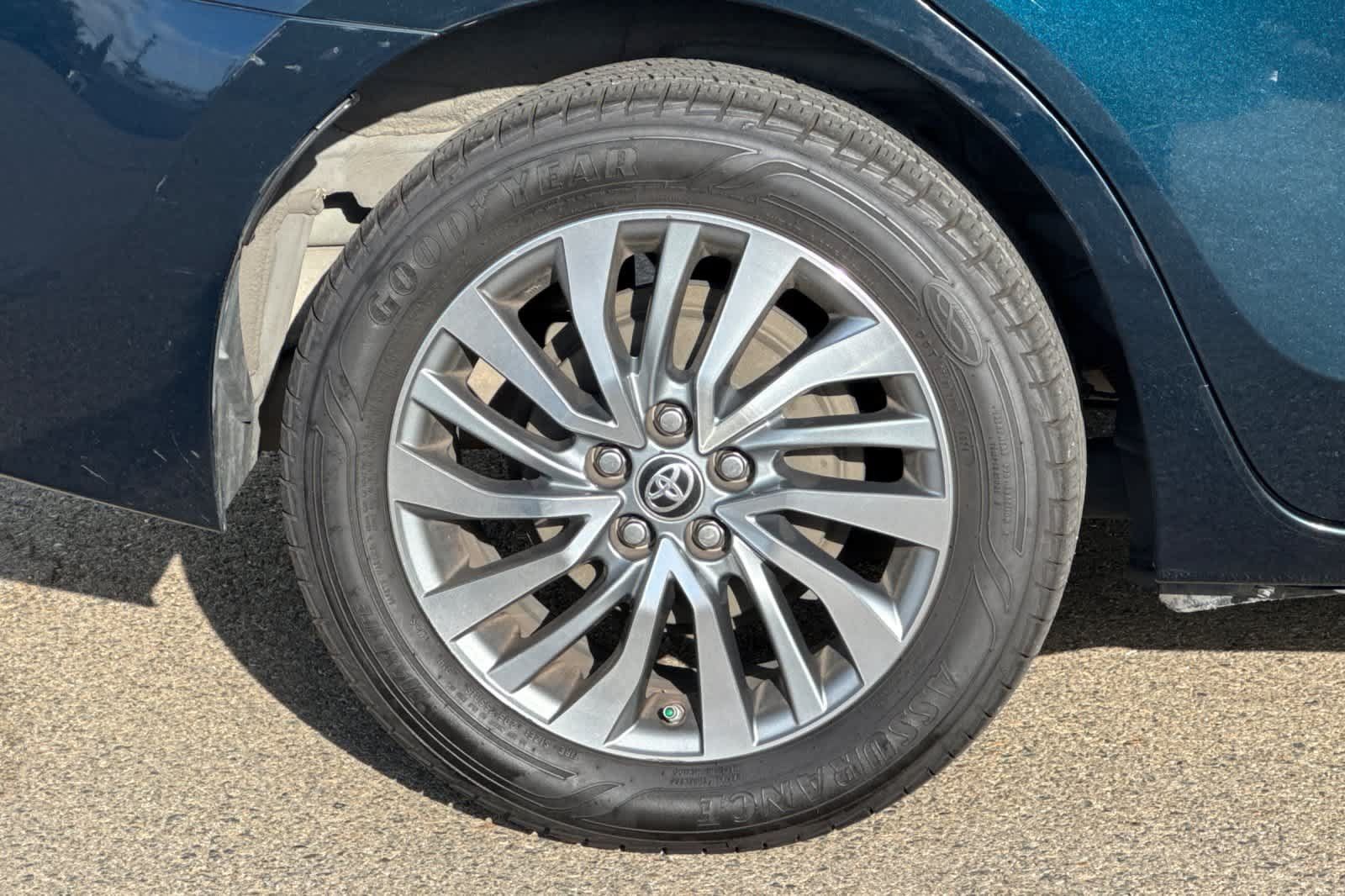 Used 2019 Toyota Corolla XLE FWD image 20