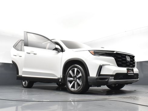 Used 2023 Honda Pilot Touring image 33