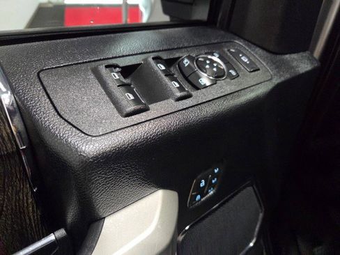 Used 2020 Ford F350 Lariat w/ Lariat Value Package AWD/4WD image 34