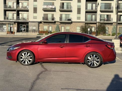 Used 2023 Nissan Sentra SV w/ SV Premium Package FWD image 4