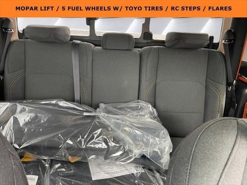 New 2025 Jeep Gladiator Sport image 30