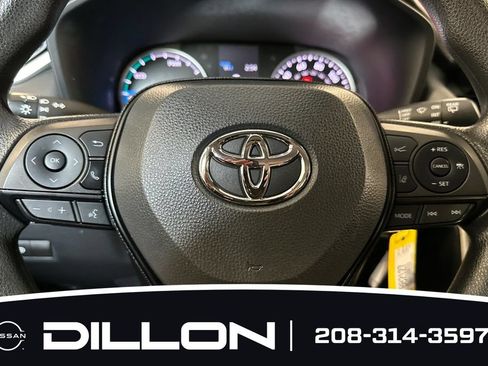 Used 2022 Toyota RAV4 LE AWD/4WD image 22