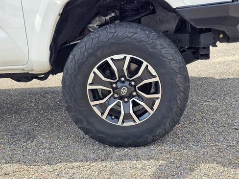 Used 2023 Toyota Tacoma TRD Sport w/ Advanced Technology Package AWD/4WD image 14