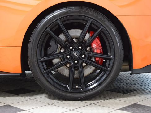 Used 2021 Ford Mustang Shelby GT500 w/ Technology Package RWD image 28
