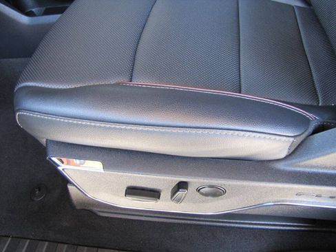 Used 2024 Ford F250 Lariat w/ Lariat Ultimate Package AWD/4WD image 15