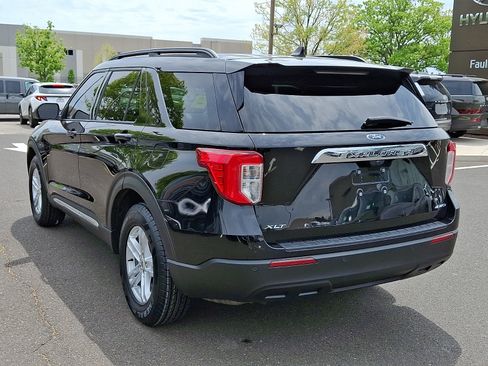 Used 2023 Ford Explorer XLT AWD/4WD image 4