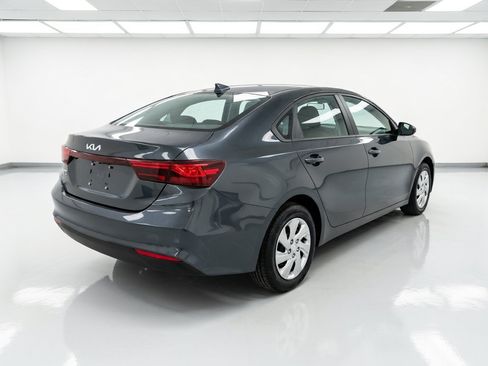 Used 2022 Kia Forte Sedan FWD image 4